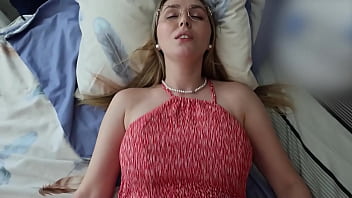 `My God &mdash; are you so brave!?`I plucked up the courage and touched my best friend's mom's pussy