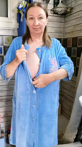 Granny MariaOld with Huge Boucing Tits Take Shower